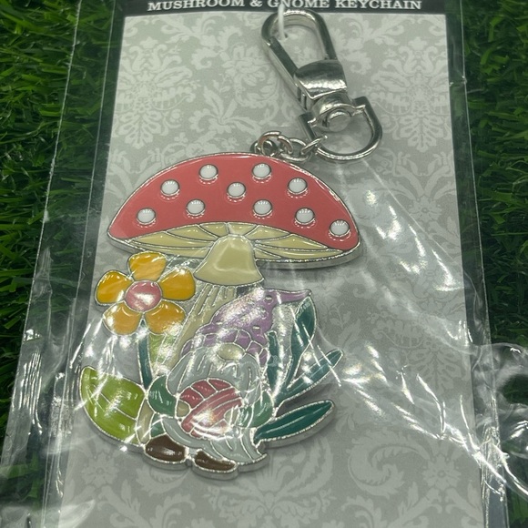 Yarnology Mushroom & Gnome Keychain - Picture 4 of 4